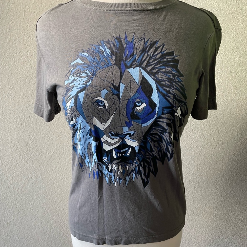 Lion T-shirt